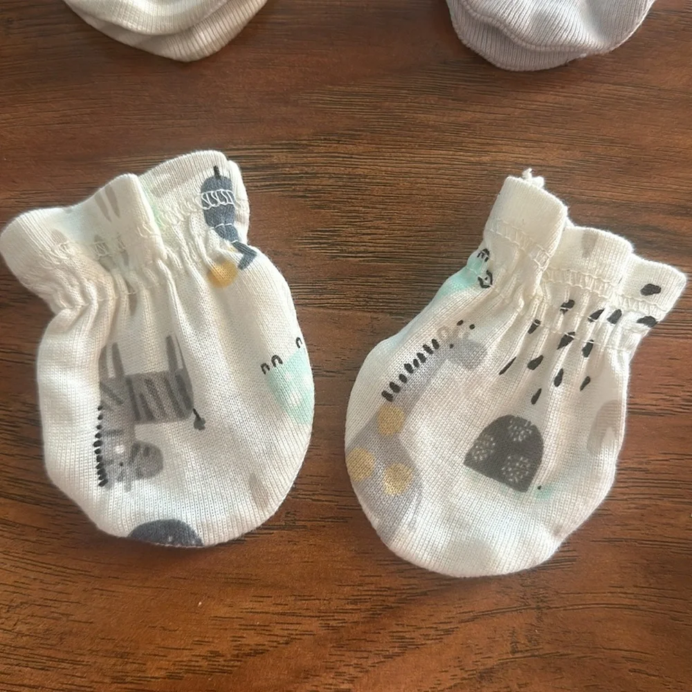 NWOT 8 pairs of no-scratch baby hand covers/mittens